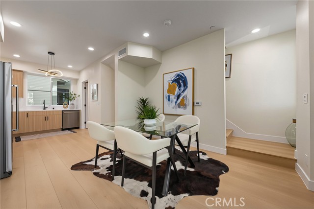 1025 La Cadena, B photo 10