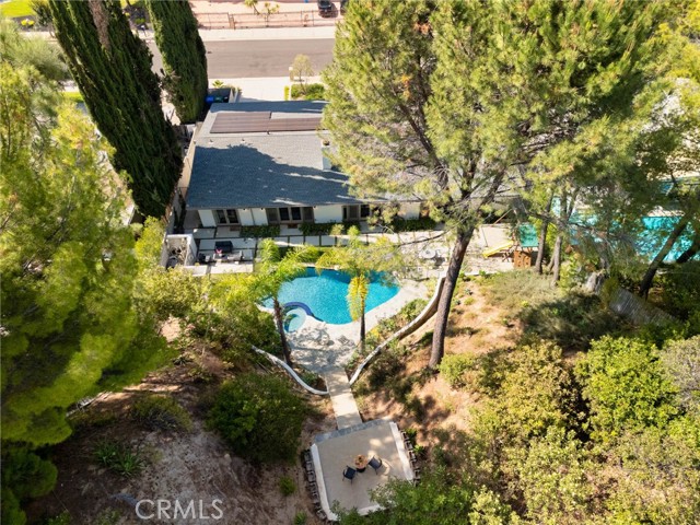 4676 Arriba Drive, Tarzana CA: https://media.crmls.org/medias/f222dfd1-4fde-41f2-b295-d3f9bc154159.jpg