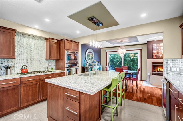 Detail Gallery Image 11 of 40 For 6073 Loynes #32,  Long Beach,  CA 90803 - 3 Beds | 3 Baths