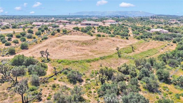 Detail Gallery Image 3 of 12 For 11129 Prairie, Oak Hills,  CA 92344 - – Beds | – Baths