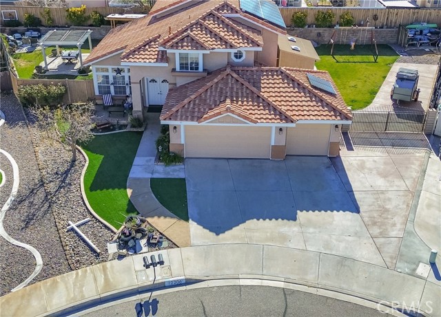 Detail Gallery Image 2 of 32 For 12206 San Ysidro St., Victorville,  CA 92392 - 4 Beds | 3 Baths