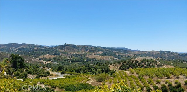 5 De Anza Road, Temecula CA: https://media.crmls.org/medias/f2259535-ffb2-459a-8e36-7bddae68c410.jpg