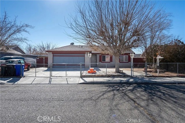 10221 Lawson Avenue, Adelanto CA: https://media.crmls.org/medias/f225d4ab-ad63-4f2b-aed9-5de38af12ed3.jpg