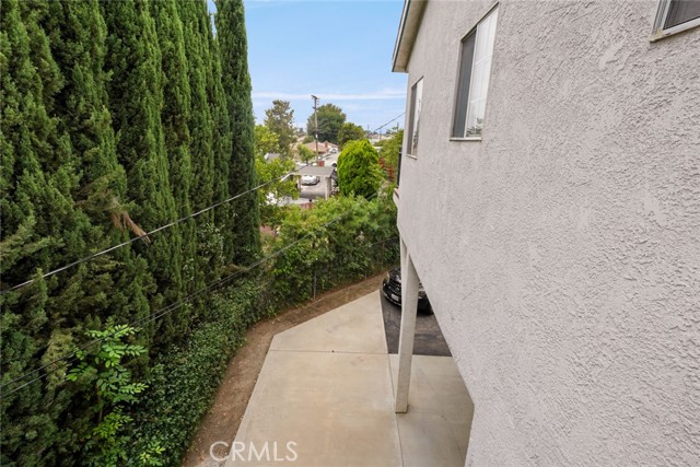 6648 Gaviota Avenue, Van Nuys CA: https://media.crmls.org/medias/f2260b4e-5a11-4e26-904d-fe861d21e883.jpg