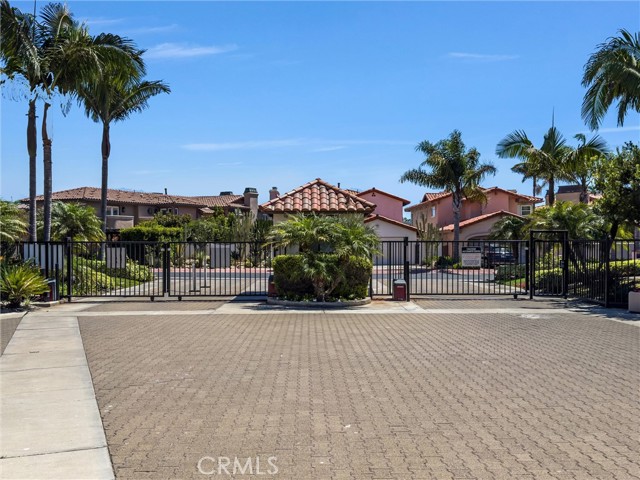 Detail Gallery Image 43 of 56 For 16476 Bordeaux Ln #214,  Huntington Beach,  CA 92649 - 2 Beds | 2 Baths