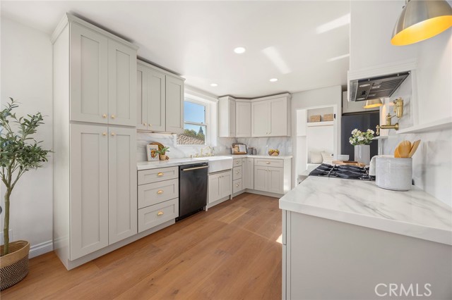 Image 10 of 33 For 840 Grandview Avenue