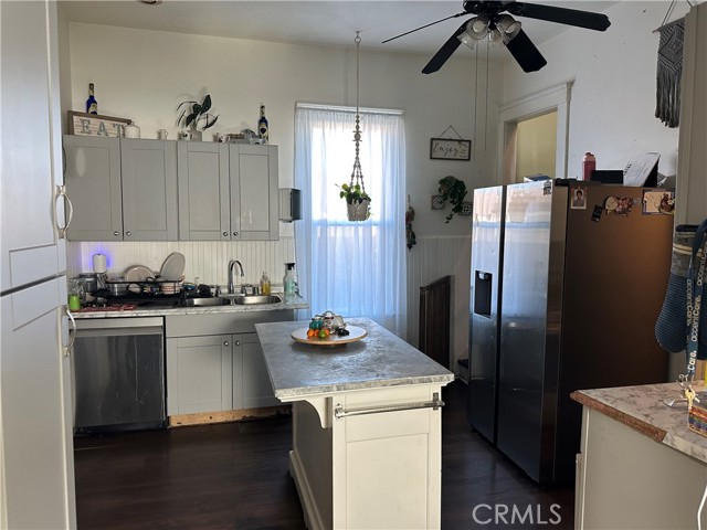 Detail Gallery Image 3 of 6 For 1247 Alta, Redlands,  CA 92374 - 4 Beds | 1 Baths