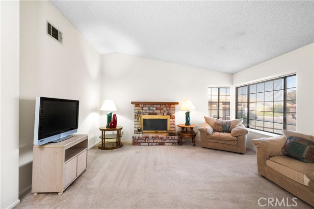 Detail Gallery Image 8 of 39 For 15164 Mesquite Ave, Victorville,  CA 92394 - 3 Beds | 2 Baths