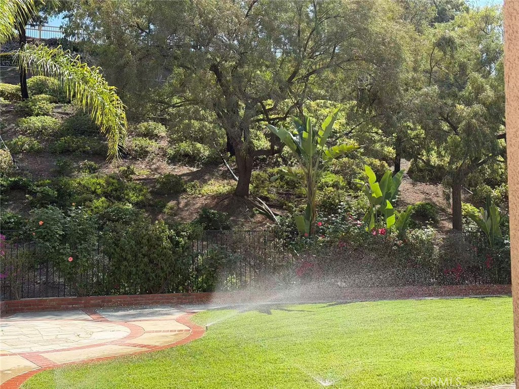 https://media.crmls.org/medias/f2290962-9a30-4247-9721-38d073ff1ce1.jpg?preset=X-Large