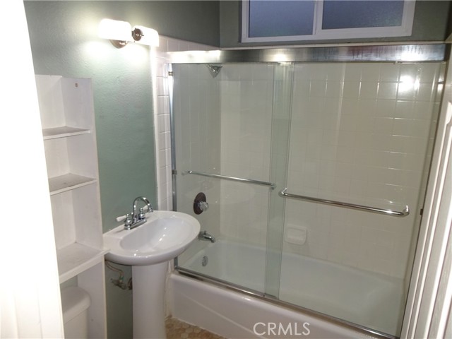 Detail Gallery Image 15 of 17 For 1220 Belmont Ave 3c,  Long Beach,  CA 90804 - 1 Beds | 1 Baths