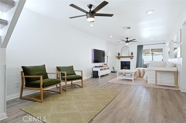 Detail Gallery Image 12 of 45 For 1669 S Heritage #C,  Anaheim,  CA 92804 - 3 Beds | 2/1 Baths