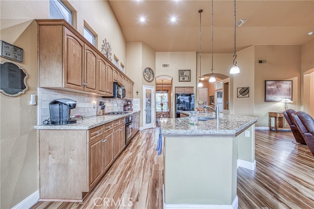 2737 Sussex Avenue, Clovis CA: https://media.crmls.org/medias/f22a5d45-c9a5-47b2-a728-77c69b0b1d63.jpg