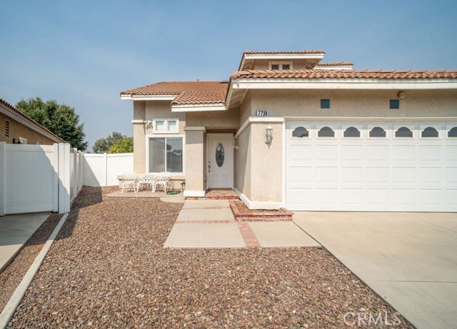 7738 Morningside Ln, Highland, CA 92346