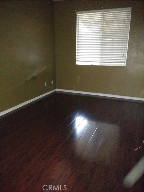 Detail Gallery Image 8 of 14 For 33157 Leeward Way, Lake Elsinore,  CA 92530 - 5 Beds | 3 Baths