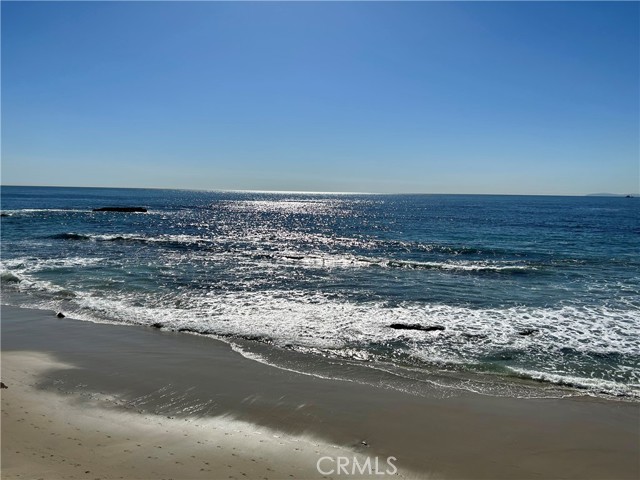 Detail Gallery Image 16 of 20 For 1249 Ocean Front #C,  Laguna Beach,  CA 92651 - 3 Beds | 2 Baths