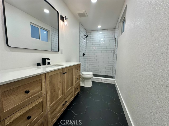 MLS #SR25257236 image #8