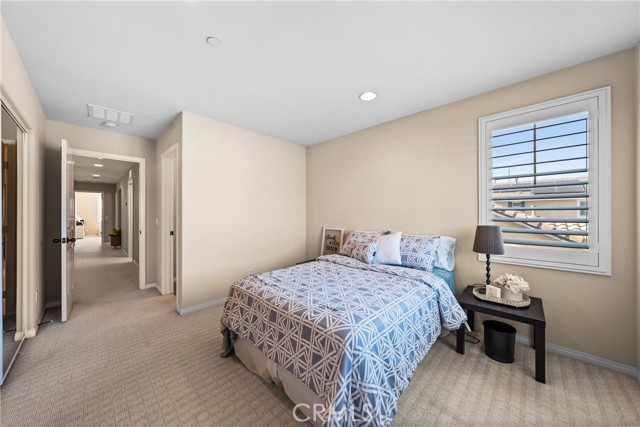 7462 Silver Saddle Court, Eastvale CA: https://media.crmls.org/medias/f22b63fd-dbce-4951-a3b3-f9ef50b3e4ca.jpg