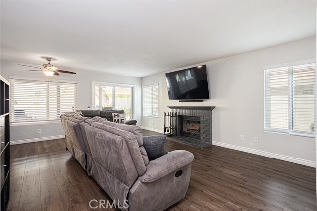 Detail Gallery Image 8 of 27 For 10352 Desert Star St, Moreno Valley,  CA 92557 - 4 Beds | 2/1 Baths