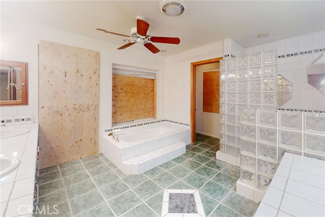 Detail Gallery Image 24 of 44 For 24114 Wildwood Canyon Rd, Newhall,  CA 91321 - 5 Beds | 4 Baths