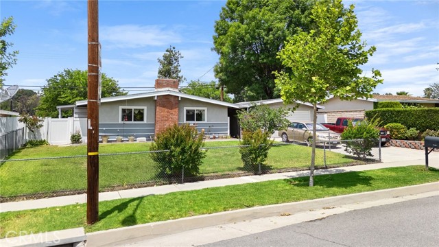 27439 Santa Clarita Road, Saugus CA: https://media.crmls.org/medias/f22c9993-a5ec-4437-8ddb-3f62fb70328f.jpg