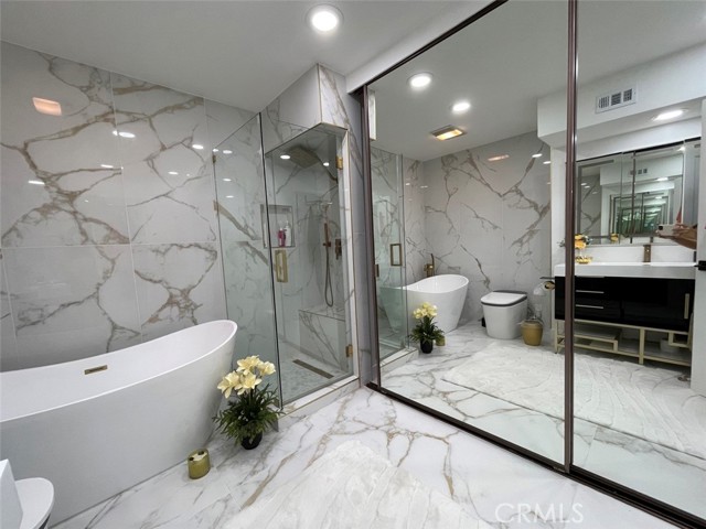 Detail Gallery Image 23 of 37 For 5305 White Oak Ave #F,  Encino,  CA 91316 - 2 Beds | 3 Baths