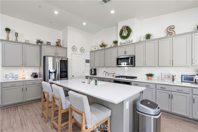 14419 Barbon Beck Avenue, Bakersfield CA: https://media.crmls.org/medias/f22dabb1-1179-41e5-88c3-bae263eee9d8.jpg