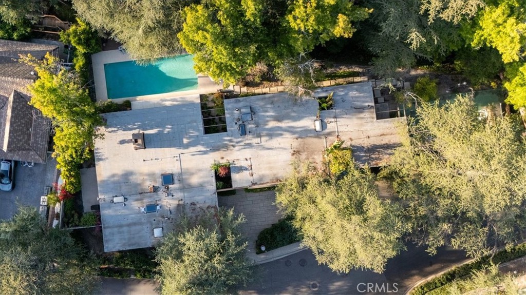 https://media.crmls.org/medias/f22ee2da-5989-40df-9ec1-c2214df2c1a8.jpg?preset=X-Large