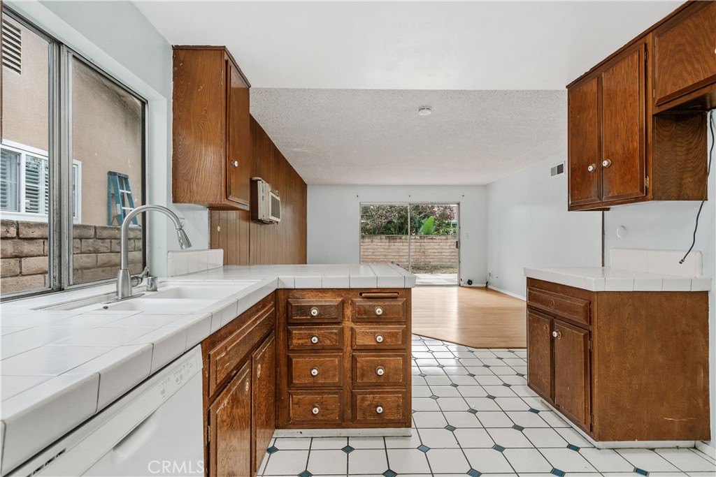 MLS #SR25258211 image #12