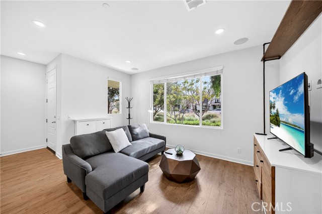 335 Magnet, Irvine CA: https://media.crmls.org/medias/f22fd667-0eb5-4a2b-b078-fbe3a2f06da3.jpg