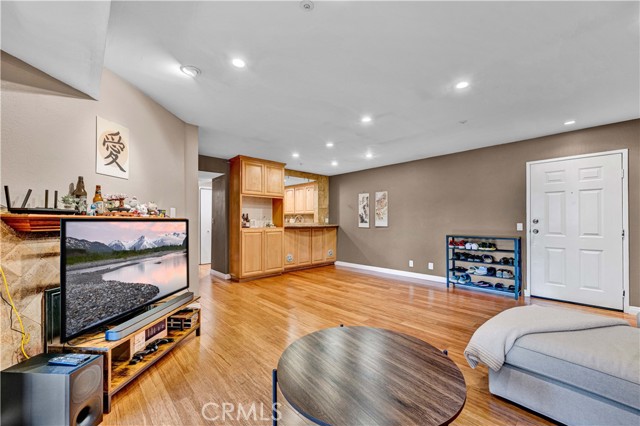Detail Gallery Image 1 of 22 For 12640 Euclid St #202,  Garden Grove,  CA 92840 - 3 Beds | 2 Baths
