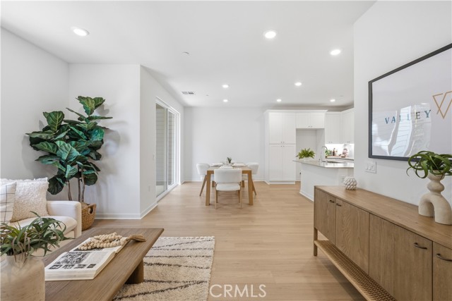 Detail Gallery Image 13 of 29 For 9425 N Sepulveda Blvd. #3,  North Hills,  CA 91343 - 2 Beds | 2/1 Baths