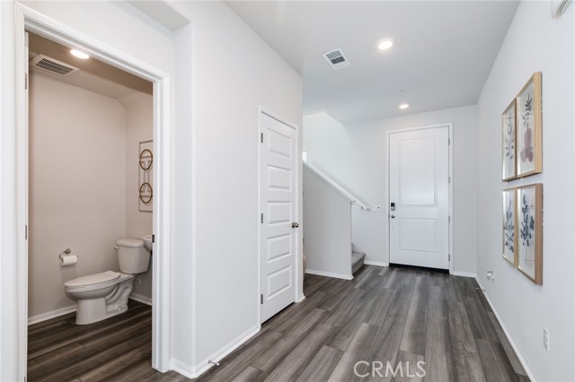 Detail Gallery Image 2 of 27 For 2823 Schmidt Privado, Ontario,  CA 91761 - 3 Beds | 2/1 Baths