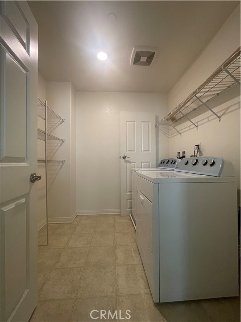 Detail Gallery Image 11 of 20 For 2076 E Bulletin Privado, Ontario,  CA 91764 - 4 Beds | 2/1 Baths