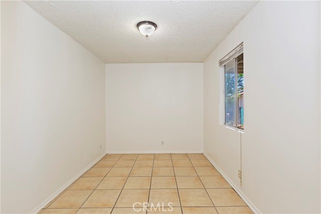 7486 Earhart Avenue, Hesperia CA: https://media.crmls.org/medias/f23447d2-a32e-4abb-b785-e87de9cf69e9.jpg