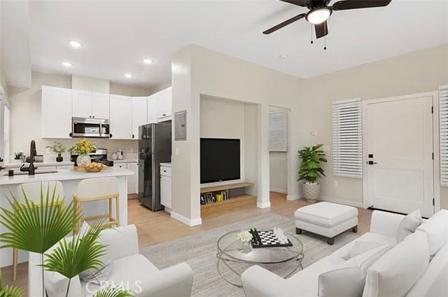 1220 E 1st St Unit: 5