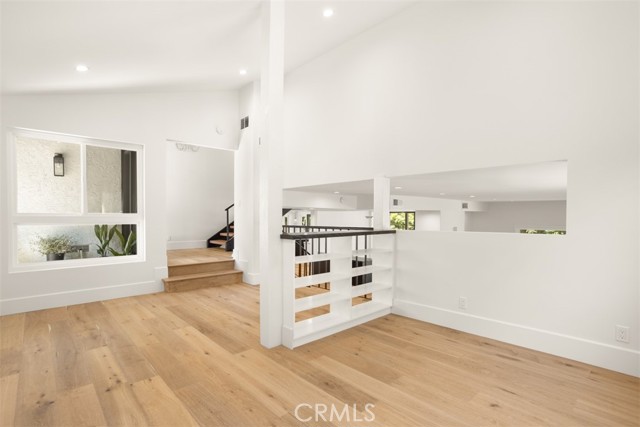 Detail Gallery Image 11 of 30 For 22450 Maycotte Rd, Woodland Hills,  CA 91364 - 3 Beds | 3 Baths