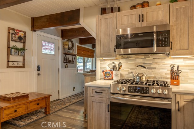 Detail Gallery Image 10 of 51 For 1063 H Ln, Big Bear City,  CA 92314 - 3 Beds | 2 Baths