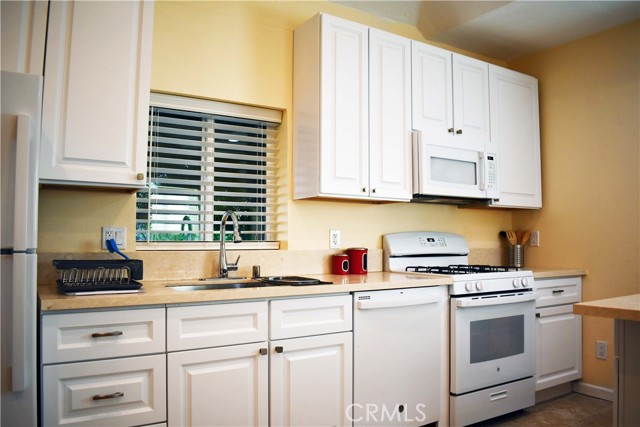 Detail Gallery Image 35 of 42 For 6508 Moorcroft Ave, Woodland Hills,  CA 91303 - 5 Beds | 3/1 Baths