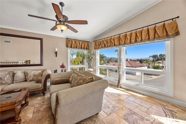 Detail Gallery Image 10 of 48 For 30663 Champion, Canyon Lake,  CA 92587 - 3 Beds | 2 Baths