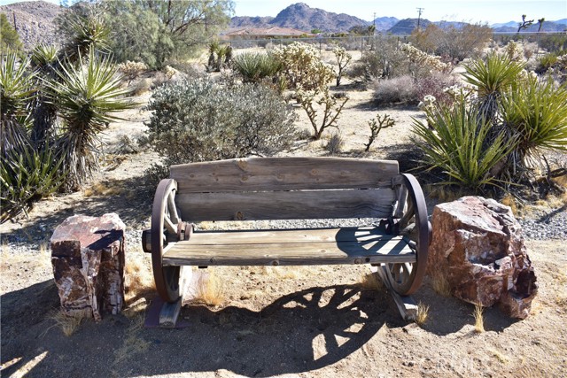 Detail Gallery Image 14 of 28 For 61611 Alta Loma Dr, Joshua Tree,  CA 92252 - 2 Beds | 2 Baths