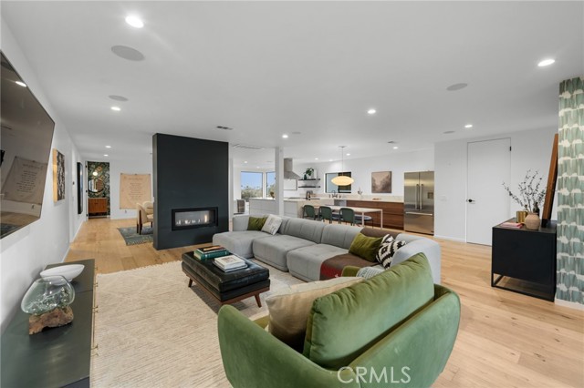 Detail Gallery Image 17 of 65 For 1079 San Jose Ave, Burbank,  CA 91501 - 4 Beds | 3/1 Baths