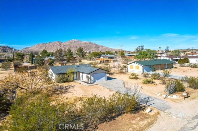 Detail Gallery Image 5 of 47 For 4774 Avenida La Mirada, Joshua Tree,  CA 92252 - 2 Beds | 1 Baths