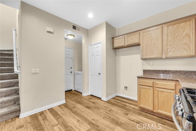 Detail Gallery Image 10 of 29 For 1927 Kenton, Riverside,  CA 92501 - 3 Beds | 2/1 Baths