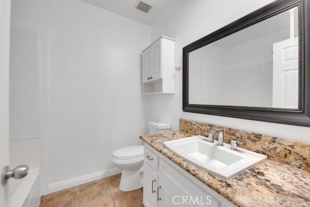 Detail Gallery Image 12 of 28 For 17847 Beneda #16,  Canyon Country,  CA 91351 - 2 Beds | 2 Baths