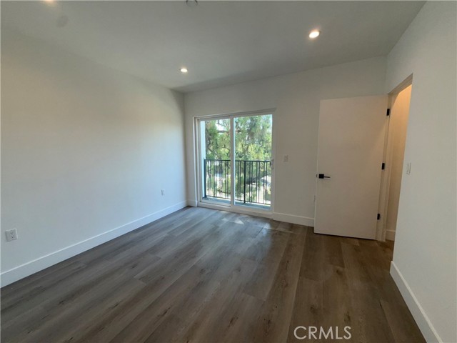 21719 Hart Street, Canoga Park CA: https://media.crmls.org/medias/f239999e-7d65-4e37-b607-2e2f1c602749.jpg