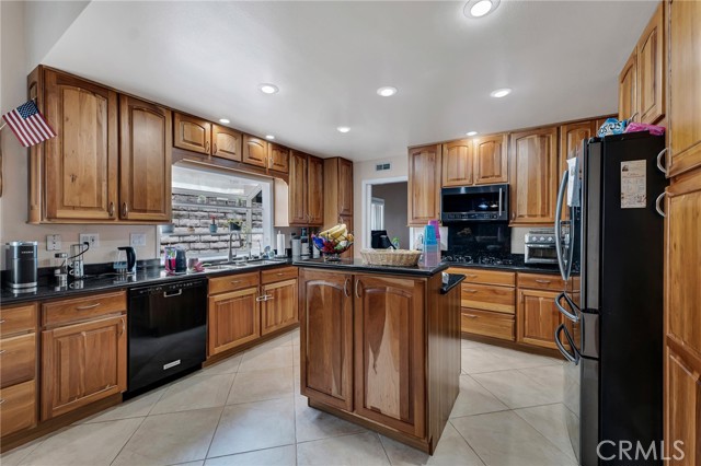 13329 Mission Tierra Way, Granada Hills CA: https://media.crmls.org/medias/f239e919-cf93-47dd-871f-fd1b8e6095ba.jpg