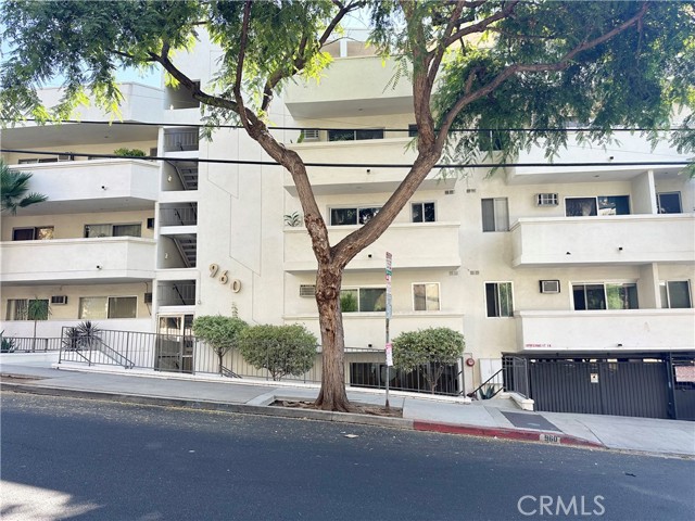 960 Larrabee St #104, West Hollywood, CA 90069