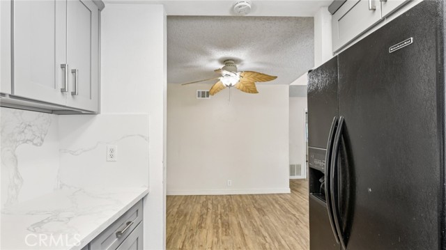 6816 Alondra Boulevard, Paramount CA: https://media.crmls.org/medias/f23adaba-4363-4de3-b12c-3188ff4f0419.jpg
