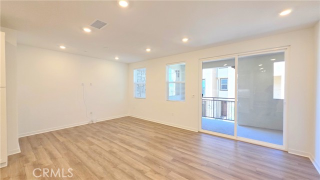 Detail Gallery Image 11 of 39 For 12951 Paradiso Dr #107,  Corona,  CA 92880 - 3 Beds | 3/1 Baths