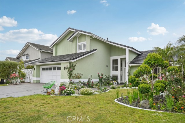 Detail Gallery Image 3 of 40 For 17675 Rainglen, Huntington Beach,  CA 92649 - 3 Beds | 2/1 Baths